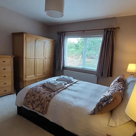 Kerry Lakesview Bed & Breakfast New Chapel Cross