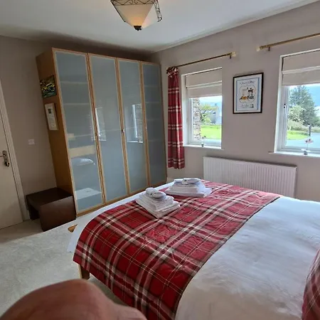 Kerry Lakesview *